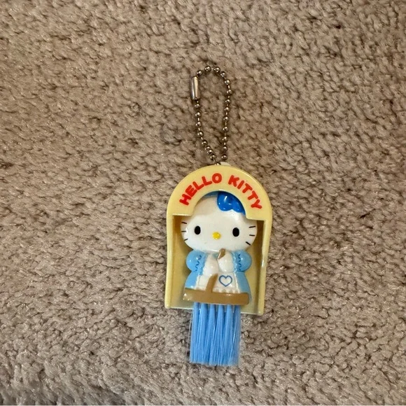 Hello Kitty Keychain - Picture 3 of 4